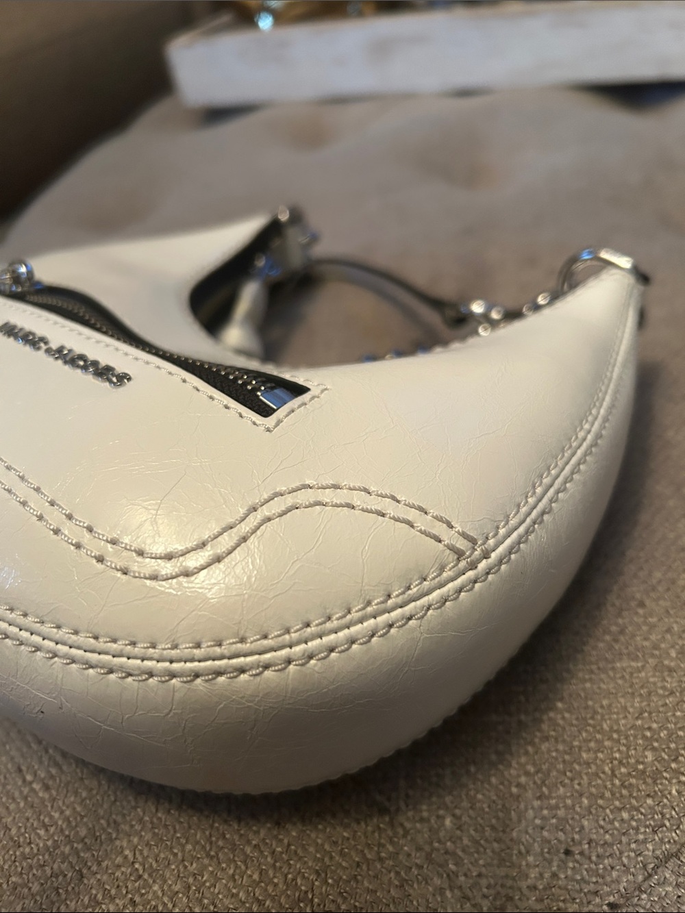 MARC JACOBS LEATHER CRESCENT BAG - Picture 9 of 11